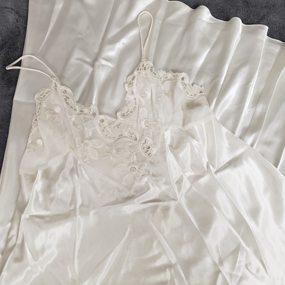 Vintage NWT Victoria’s Secret Satin Silky Lace Long Nightgown